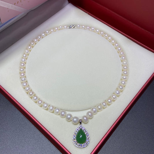 Natural freshwater pearl necklace