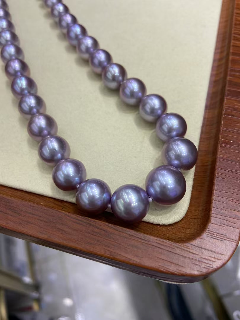 Natural freshwater pearl necklace