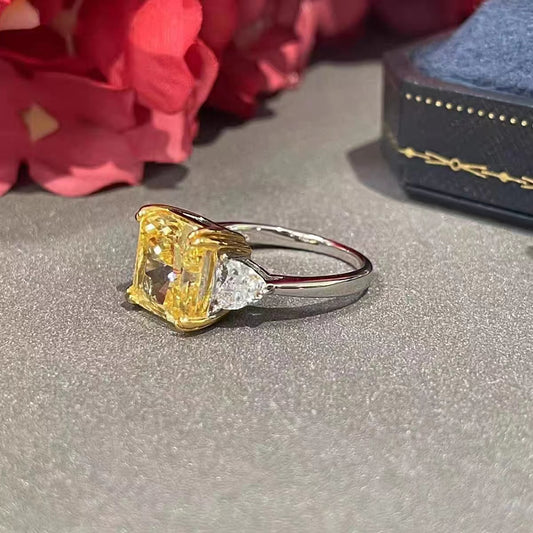 Sterling Silver Ring With Yellow Gemstones