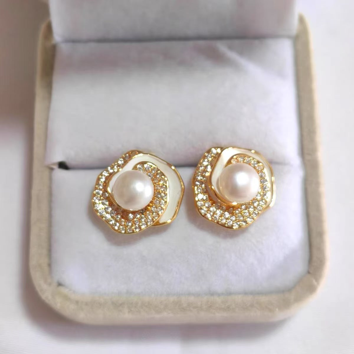 Pearl Earrings Sold In Combination