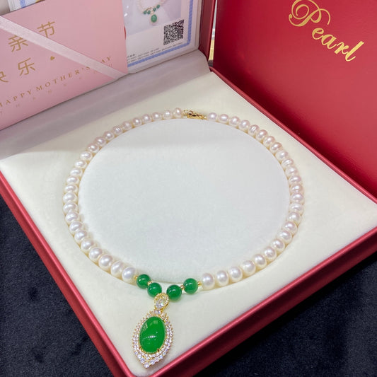 Natural freshwater pearl necklace