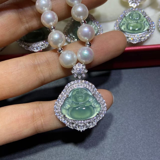 Natural freshwater pearl necklace