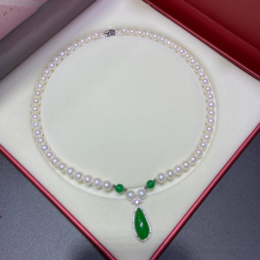 Natural freshwater pearl necklace